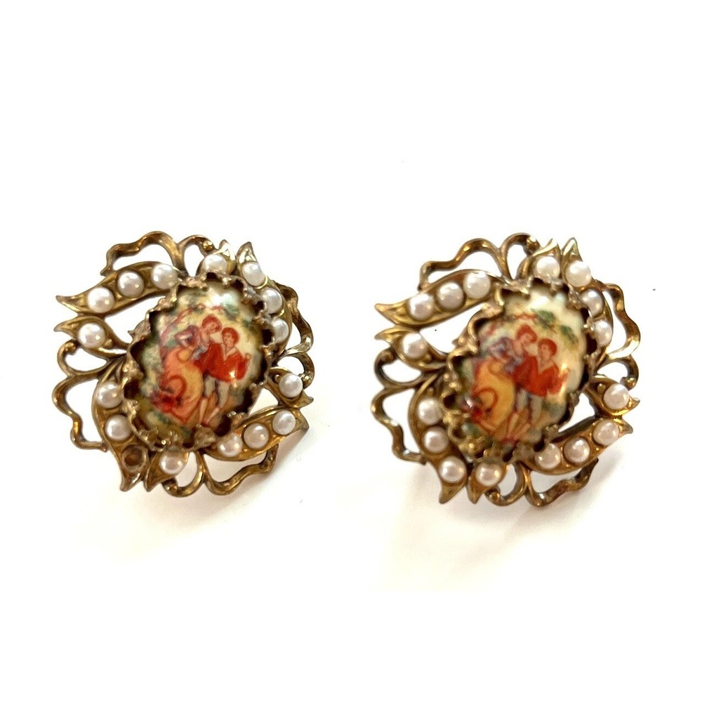 Vintage Victorian Courting Couple‎ Screw-back Earrings Gold Tone Filagree AS IS